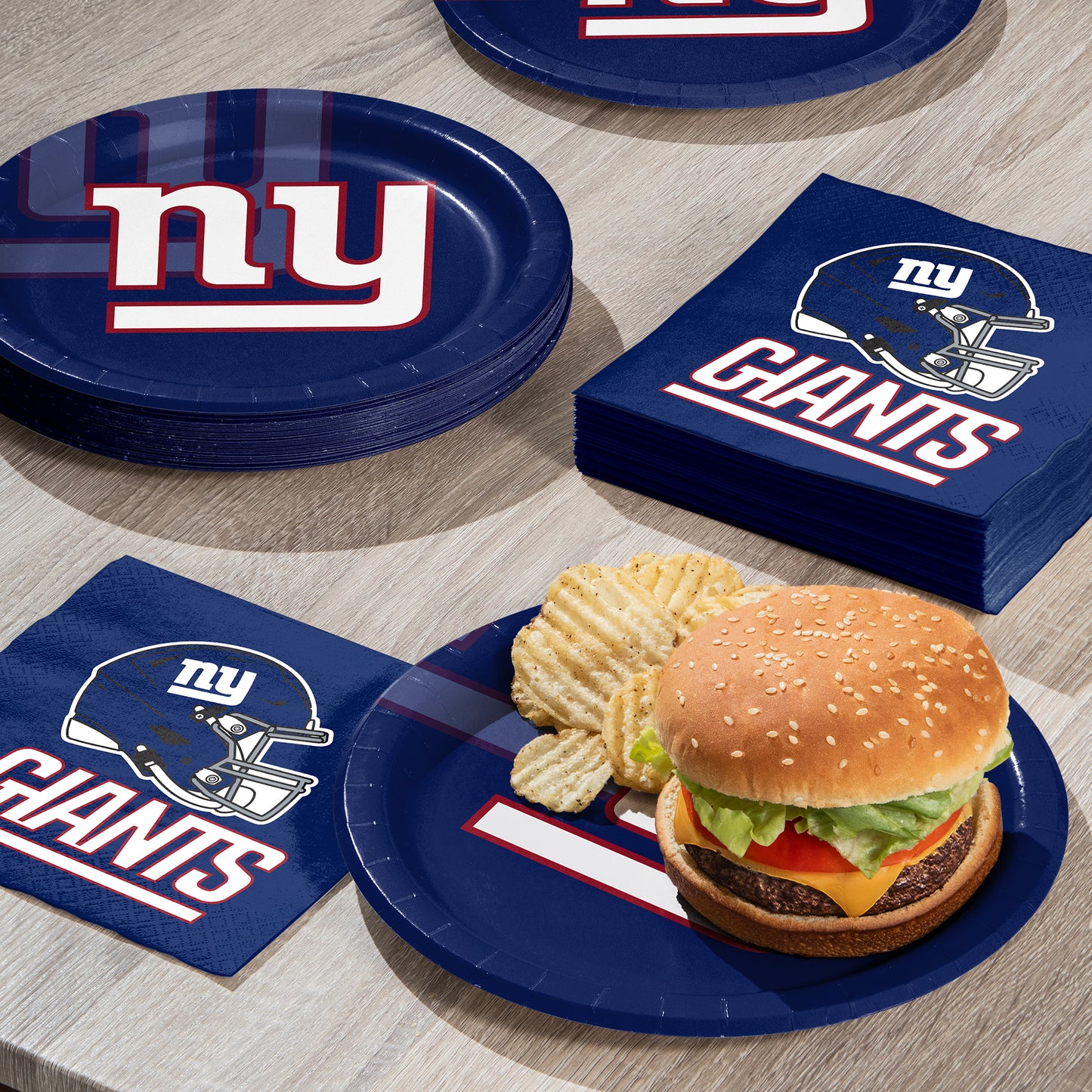 New York Giants Dinner Plates 96 ct